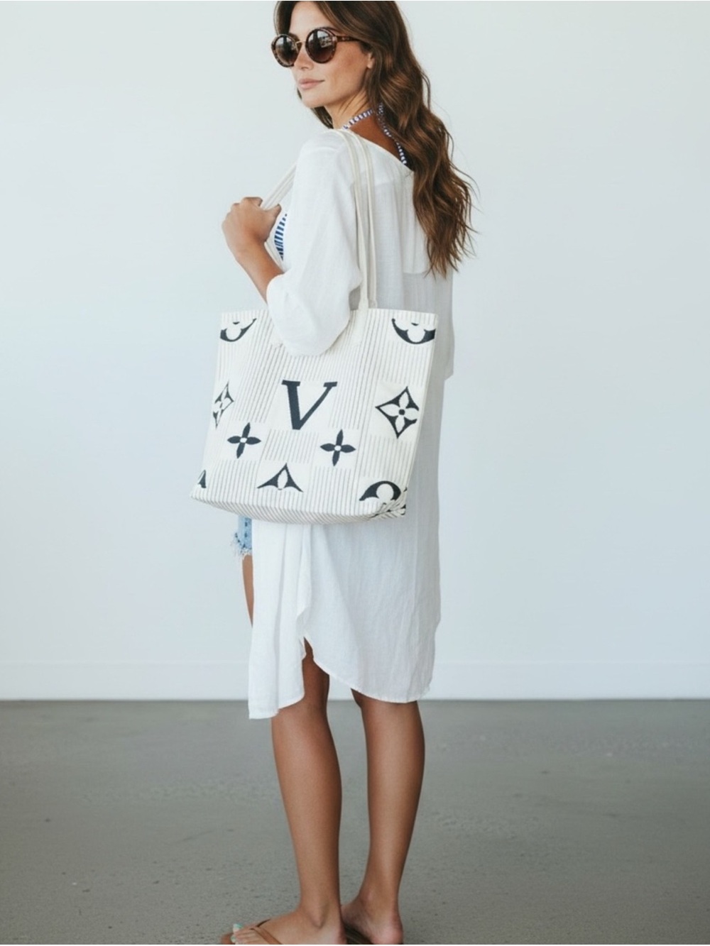 NWT Textured Knit Tote Bag Black & White Designer Inspired - Picture 2 of 6